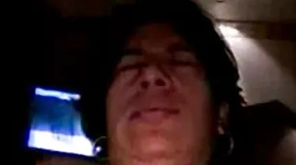 Brunette met stevige tieten en harige kut gaf sex nl tube zichzelf aan een man
