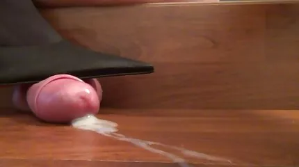 Een man was gelukkig genoeg om drie jonge kutjes te verslaan graties sexfilms