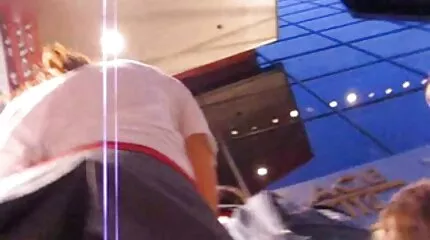 Roodharige babe met twee paardenstaarten gezogen lolly poldertube door Santa en geneukt