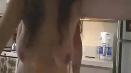 Twee rondborstige MILFS gratis polder sex neuken met dubbele dildo in porno video