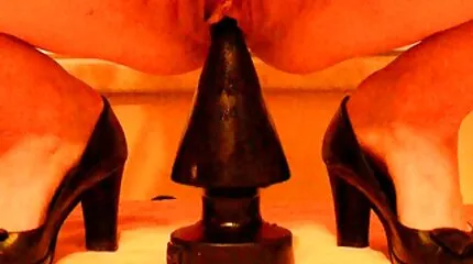 Voor copulatie, likte het strakke anale gat van hollandse sexfilms het kleine meisje