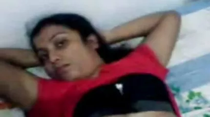 Prachtige brunette na hollandse sex tube een goede blowjob is gespietst op een harde stud boner